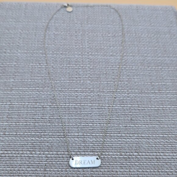 Jewelry - 18 Inch Sterling Silver Dream Word Necklace A5950